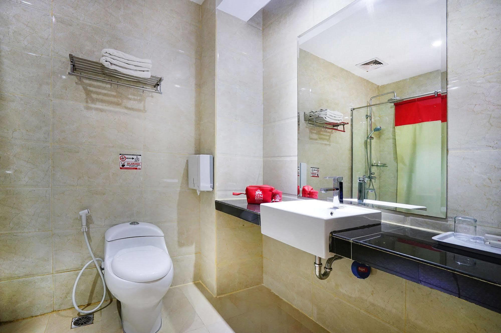Zen Rooms Near Bcs Mall Penuin Batam المظهر الخارجي الصورة